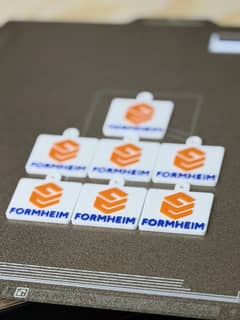 Nøkkelring med logo og NFC-tag